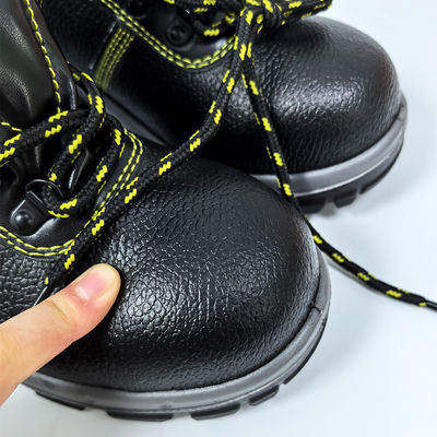 কালো অ্যান্টি-স্ম্যাশিং অ্যান্টি-পিয়ার্সিং স্টিলের আঙুলের নিরাপত্তা কাজের জুতা